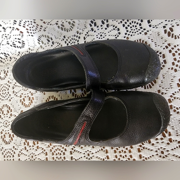 KEEN Black Leather Mary Jane Shoes Comfy! Size 6.5 - Picture 2 of 5